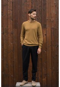 VEVA - Męski sweter z wełny Tender musztardowy. Kolor: żółty. Materiał: wełna. Wzór: melanż, ze splotem. Styl: klasyczny #2