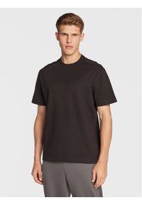 Calvin Klein T-Shirt K10K109900 Czarny Regular Fit. Kolor: czarny. Materiał: bawełna