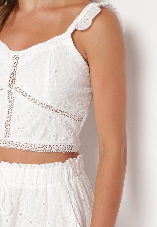 Born2be - Biały Komplet w Stylu Boho Koronkowy Top i Spódnica Rozkloszowana z Gumką w Pasie Sovemia. Kolor: biały. Materiał: koronka. Wzór: aplikacja