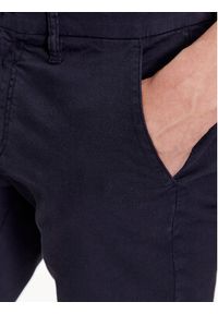 Guess Szorty materiałowe Daniel M3GD05 WFBW3 Granatowy Skinny Fit. Kolor: niebieski. Materiał: bawełna #5