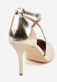 Renee - Złote Szpilki VICES z Paseczkami w Kształcie Litery X Alethise. Nosek buta: szpiczasty. Zapięcie: pasek. Kolor: złoty. Wzór: paski. Obcas: na szpilce. Styl: elegancki, glamour. Wysokość obcasa: średni #3