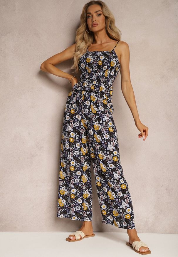 Renee - Granatowy Komplet z Bawełny Marszczony Top na Ramiączkach Szerokie Spodnie z Gumką w Talii Elary. Kolor: niebieski. Materiał: bawełna