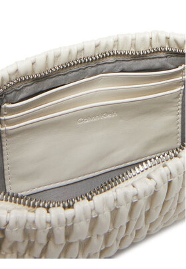 Calvin Klein Jeans Torebka Rouched Zip Top Bag LV04K3090G Écru. Materiał: skórzane