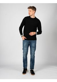 John Richmond Sweter | UMA24099MA | Mężczyzna | Czarny. Okazja: na co dzień. Kolor: czarny. Materiał: wiskoza, poliester. Wzór: aplikacja. Styl: elegancki, casual