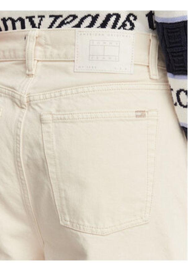 Tommy Jeans Jeansy DW0DW22409 Kremowy Loose Fit. Kolor: kremowy