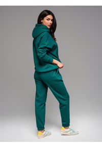 Ombre Clothing - Klasyczne dresowe spodnie unisex ze ściągaczami – ciemnozielone V17. Kolor: zielony. Materiał: dresówka. Wzór: aplikacja. Styl: klasyczny #10