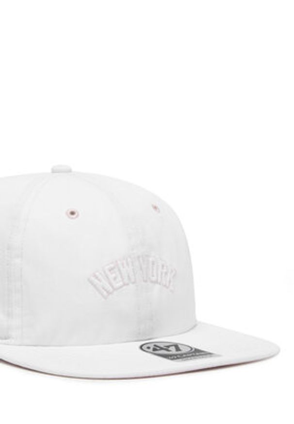 47 Brand Czapka z daszkiem ) MLB New York Yankees In The Clouds ’47 CAPTAIN RL B-ITCRL17GWP Biały. Kolor: biały. Materiał: materiał, bawełna