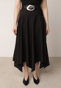 Born2be - Czarna Rozkloszowana Spódnica z Ozdobnym Paskiem i Asymetrycznym Dołem Pillen. Okazja: na co dzień, do pracy. Kolor: czarny. Materiał: skóra. Długość: długie. Styl: casual, elegancki #1
