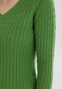 Born2be - Zielony Sweter Spiteteeth. Okazja: na co dzień. Typ kołnierza: dekolt w serek. Kolor: zielony. Długość rękawa: długi rękaw. Długość: długie. Wzór: aplikacja. Styl: casual, klasyczny #6