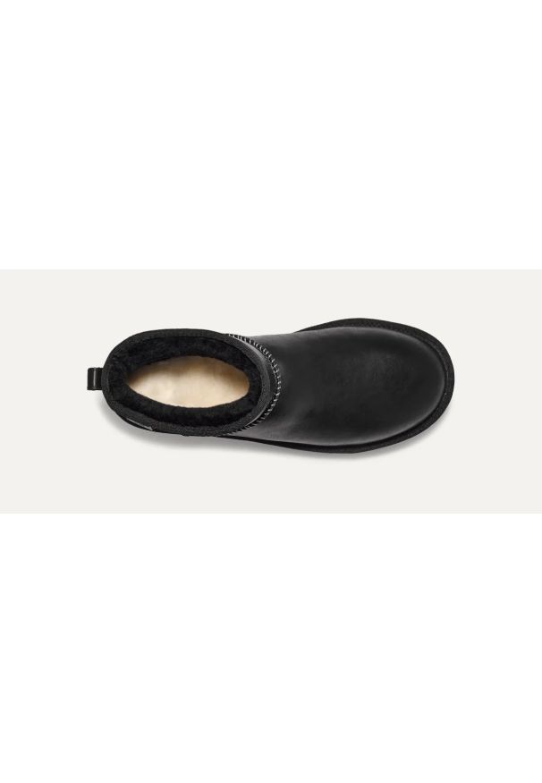 Ugg - Śniegowce męskie UGG Classic Ultra Mini Leather Regenerate Boot. Okazja: na plażę. Kolor: czarny. Materiał: materiał. Sezon: jesień, lato, zima. Styl: młodzieżowy