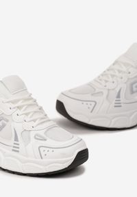 Renee - Biało-Srebrne Sneakersy na Grubej Podeszwie z Naszywkami Lutnesia. Okazja: na co dzień. Kolor: biały. Wzór: aplikacja #3