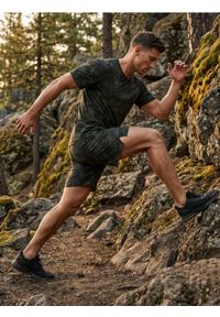 Sinsay - Szorty sportowe SNSY PERFORMANCE - wielobarwny. Styl: sportowy #1