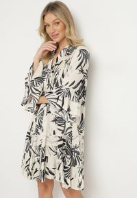 Born2be - Ciemnoszara Sukienka z Wiskozy o Rozkloszowanym Kroju z Falbanami w Roślinny Wzór Ridiara. Okazja: na co dzień, na imprezę. Typ kołnierza: dekolt w serek. Kolor: szary. Materiał: wiskoza. Typ sukienki: rozkloszowane. Styl: klasyczny, casual, elegancki #4