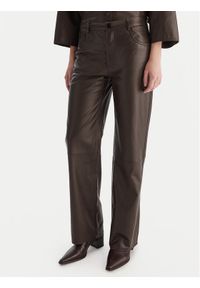 ViCOLO Spodnie skórzane TF0318 Brązowy Regular Fit. Kolor: brązowy. Materiał: skóra #1