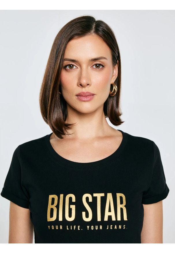 Big-Star - Koszulka damska z logo BIG STAR czarna Betta 906. Okazja: na co dzień. Kolor: czarny. Materiał: dzianina, skóra, jeans. Wzór: nadruk. Styl: casual, elegancki