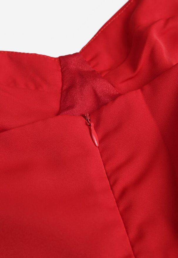 Born2be - Czerwona Rozkloszowana Sukienka na Ramiączkach z Rozcięciem Sveame. Kolor: czerwony. Długość rękawa: na ramiączkach. Wzór: aplikacja. Styl: klasyczny