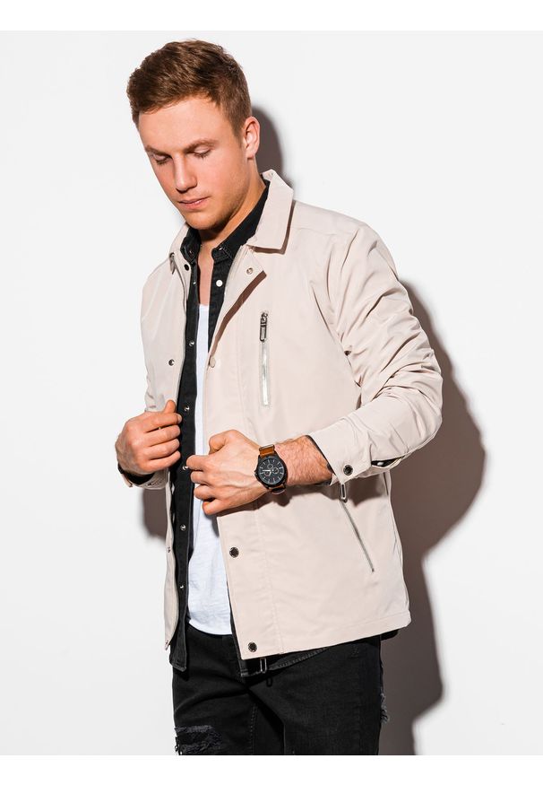 Beżowa kurtka Ombre Clothing na wiosnę
