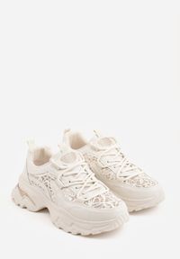 Born2be - Beżowe Sneakersy na Grubej Podeszwie z Koronkowymi Wstawkami i Cyrkoniami Sephialle. Okazja: na spacer, na co dzień. Kolor: beżowy. Materiał: koronka. Wzór: haft. Sport: turystyka piesza #3
