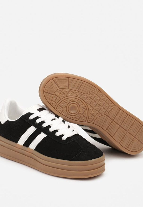 Born2be - Czarne Sneakersy na Platformie z Minimalistycznymi Przeszyciami Teritha. Zapięcie: sznurówki. Kolor: czarny. Materiał: jeans. Wzór: aplikacja. Obcas: na platformie