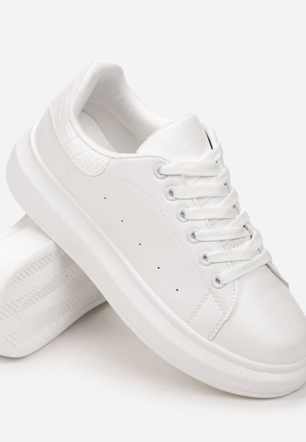 Born2be - Białe Sneakersy na Grubej Podeszwie Hypnotic. Okazja: na co dzień, na spacer. Kolor: biały. Materiał: dresówka. Sezon: lato. Sport: turystyka piesza