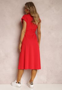Renee - Czerwona Sukienka Koszulowa Eiditrite. Okazja: na co dzień. Kolor: czerwony. Materiał: tkanina, materiał, bawełna. Wzór: gładki, jednolity, aplikacja. Sezon: lato. Typ sukienki: koszulowe. Styl: casual #5