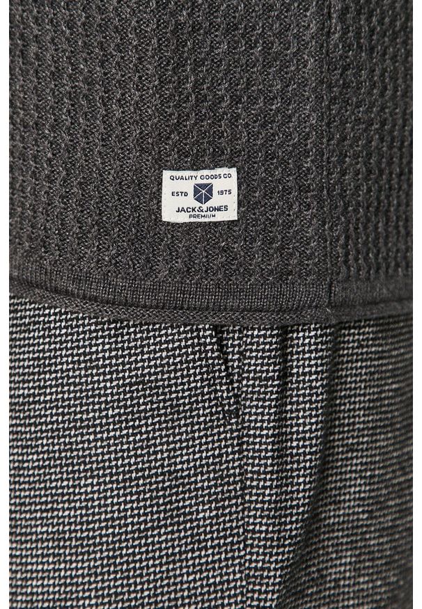 Premium by Jack&Jones - Sweter. Okazja: na co dzień. Kolor: szary. Materiał: materiał. Długość rękawa: długi rękaw. Długość: długie. Wzór: ze splotem. Styl: casual
