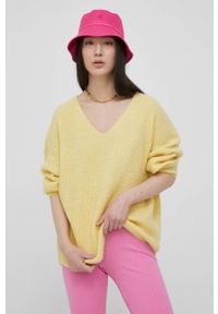 Vero Moda sweter damski kolor żółty lekki. Kolor: żółty. Materiał: poliester, dzianina #6