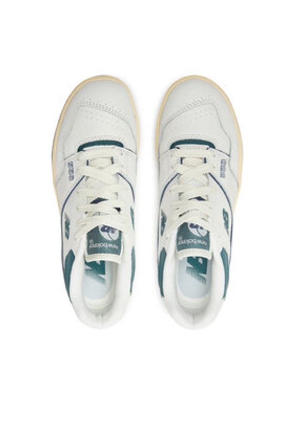 New Balance Sneakersy BB550PTB Biały. Kolor: biały. Materiał: skóra