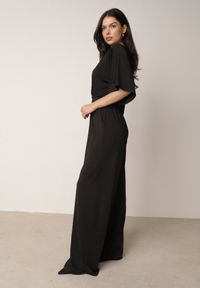 Born2be - Czarny Elegancki Kombinezon Nietoperzowy z Wiskozą z Marszczeniem w Talii Wentina. Kolor: czarny. Materiał: wiskoza. Styl: elegancki #3