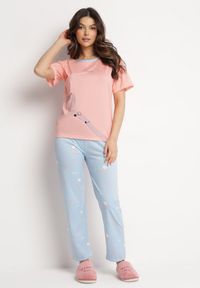 Born2be - Różowy Komplet Piżamowy Koszulka z Nadrukiem i Proste Długie Spodnie Lirrana. Kolor: różowy. Długość: długie. Wzór: nadruk #6