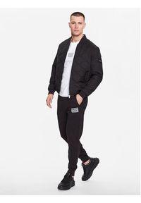 Calvin Klein Spodnie dresowe K10K111875 Czarny Regular Fit. Kolor: czarny. Materiał: dresówka, bawełna #4