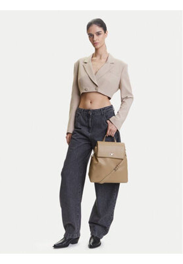 Calvin Klein Plecak Ck Flap Backpack With Conv Strap K60K613038 Beżowy. Kolor: beżowy. Materiał: skóra