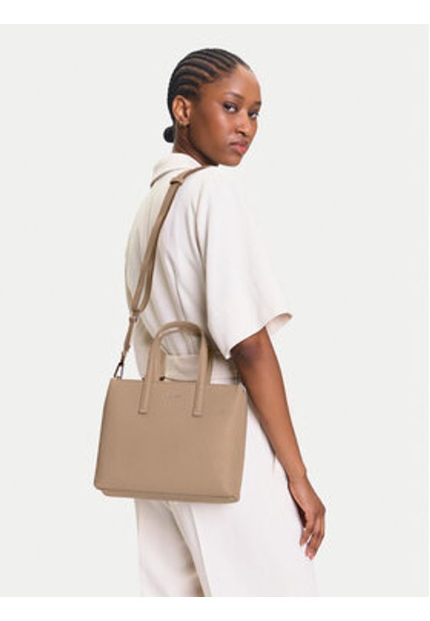 Calvin Klein Torebka Ck Must Small Tote_Mono K60K613023 Brązowy. Kolor: brązowy. Materiał: skórzane