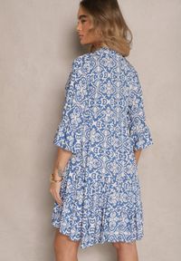 Renee - Niebieska Rozkloszowna Sukienka z Bawełny w Ornamentalny Wzór z Falbaną Lanariella. Typ kołnierza: kołnierz z falbankami. Kolor: niebieski. Materiał: bawełna. Typ sukienki: rozkloszowane #5