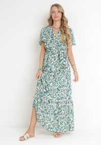 Born2be - Zielona Sukienka Maxi z Gumką w Talii w Kwiaty z Wiskozy Eudatha. Typ kołnierza: dekolt kopertowy. Kolor: zielony. Materiał: wiskoza. Wzór: kwiaty. Sezon: lato. Typ sukienki: kopertowe. Długość: maxi #4
