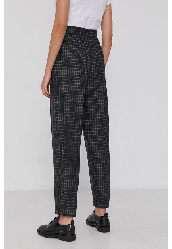 Emporio Armani Spodnie damskie kolor szary proste high waist. Okazja: na co dzień. Stan: podwyższony. Kolor: szary. Styl: casual