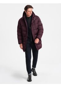 Ombre Clothing - Długa zimowa kurtka męska pikowana o satynowym wykończeniu - bordowa V4 OM-JALJ-0147 - XL. Kolor: czerwony. Materiał: satyna. Długość: długie. Wzór: nadruk. Sezon: zima. Styl: elegancki #8