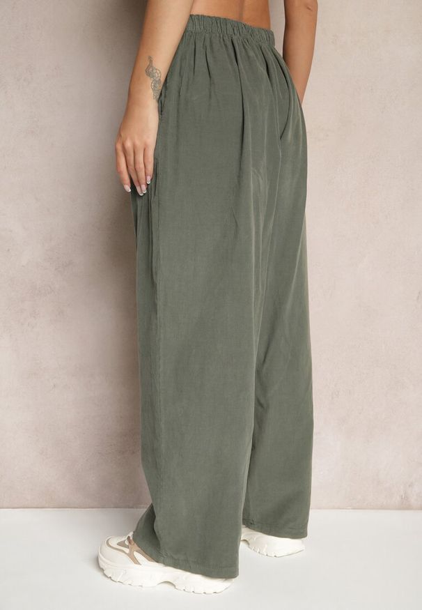 Renee - Ciemnozielone Bawełniane Spodnie High Waist o Szerokim Kroju Velili. Okazja: na co dzień. Stan: podwyższony. Kolor: zielony. Materiał: bawełna. Styl: casual, elegancki
