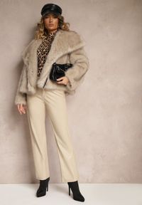Renee - Beżowe Spodnie z Ekoskóry o Prostym Kroju High Waist Arivra. Okazja: na co dzień. Stan: podwyższony. Kolor: beżowy. Styl: elegancki, casual #3