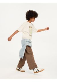 Reserved - Spodnie wide leg z efektem sprania - ciemnobrązowy. Kolor: brązowy. Materiał: dzianina, bawełna #1