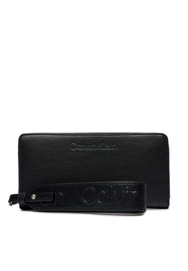 Calvin Klein Duży Portfel Damski Gracie Wallet W/Strap Lg K60K611388 Czarny. Kolor: czarny. Materiał: skóra