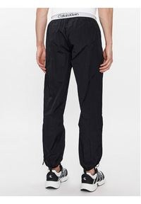 Calvin Klein Performance Spodnie dresowe 00GWS4P642 Czarny Regular Fit. Kolor: czarny. Materiał: syntetyk