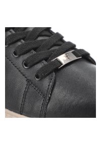 Sneakersy damskie Filippo, wykonane ze skóry naturalnej klasyczny sznurowany fason zaokrąglony nosek oraz modna podeszwa na platformie, czarne, DP611. Okazja: na co dzień. Zapięcie: sznurówki. Kolor: czarny. Materiał: skóra. Szerokość cholewki: normalna. Obcas: na platformie. Styl: klasyczny #3