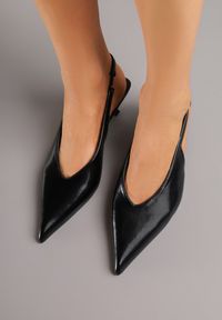 Renee - Czarne Czółenka Slingback na Obcasie Typu Kaczuszka Latorra. Okazja: na co dzień. Zapięcie: sprzączka. Kolor: czarny. Wzór: ażurowy. Obcas: na obcasie. Styl: casual, elegancki. Wysokość obcasa: średni #4