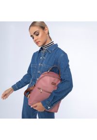 Wittchen - Damski plecak nylonowy prosty różowy. Kolor: różowy. Materiał: nylon. Styl: klasyczny, elegancki