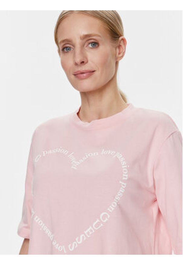 Guess T-Shirt V4RI07 K8FQ4 Różowy Boxy Fit. Kolor: różowy. Materiał: bawełna
