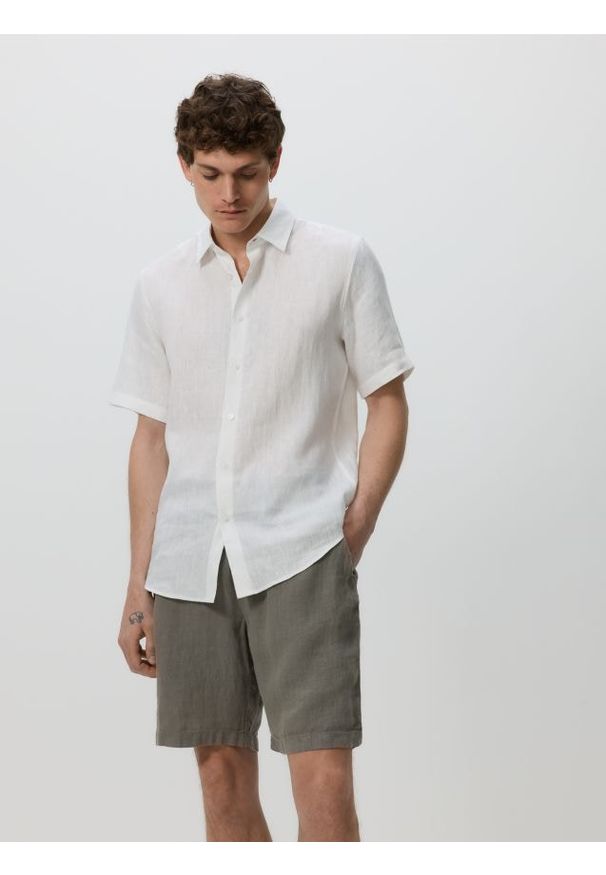 Reserved - Lniane szorty jogger - jasny zielony. Kolor: zielony. Materiał: len