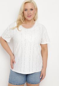 Born2be - Biały T-shirt Bluzka z Ażurowym Wzorem i Koronką Civina. Okazja: na co dzień. Kolor: biały. Materiał: koronka. Wzór: ażurowy, koronka. Styl: elegancki, sportowy, klasyczny, wizytowy, casual #5