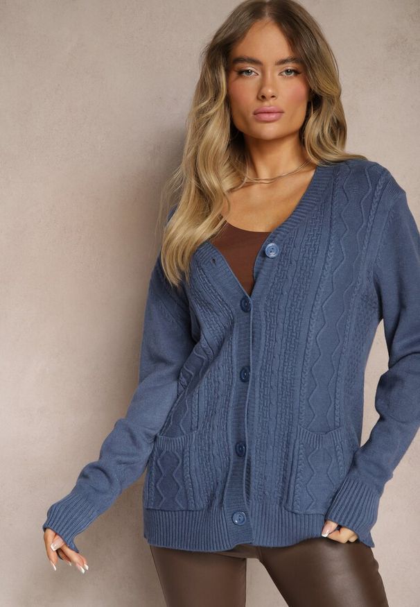 Renee - Niebieski Kardigan z Dodatkiem Bawełny Ozdobiony Tłoczeniami i Kieszeniami Mavalin. Okazja: na co dzień. Kolor: niebieski. Materiał: bawełna. Długość rękawa: długi rękaw. Długość: długie. Wzór: aplikacja. Styl: casual, elegancki