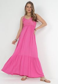 Born2be - Różowa Sukienka Maxi z Ażurowym Dekoltem i Falbaną na Dole z Wiskozy Nelnin. Kolor: różowy. Materiał: wiskoza. Długość rękawa: na ramiączkach. Wzór: ażurowy. Długość: maxi #2